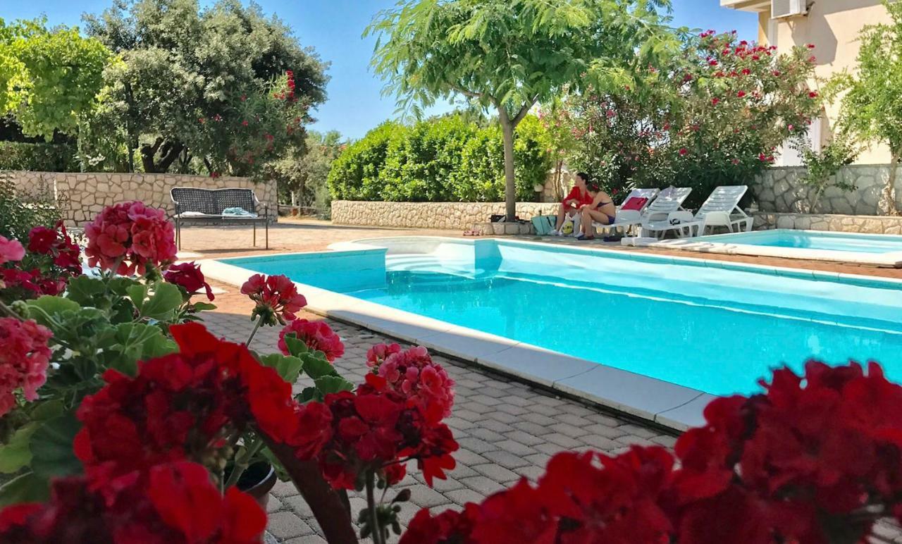 Apartments Villa Ana Мандре Экстерьер фото
